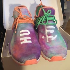 Human race holi size 10